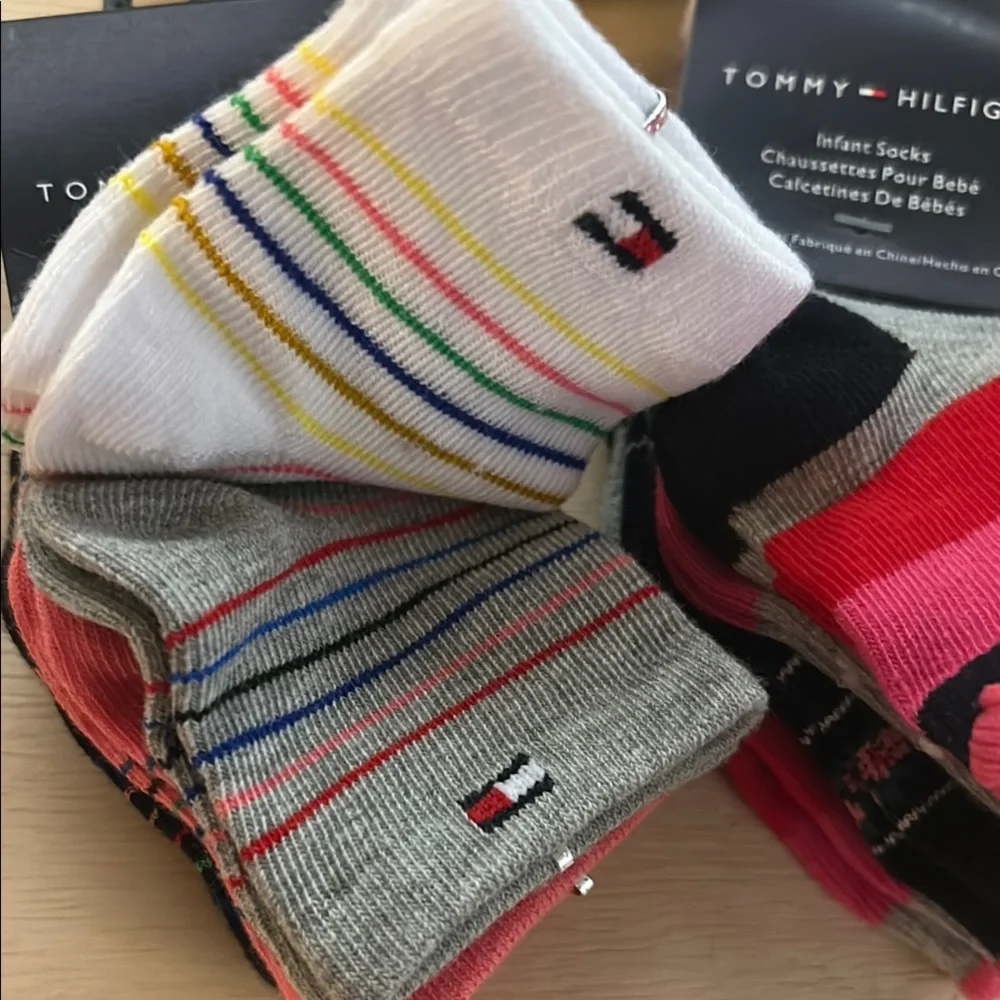 Tommy Hilfiger infants 6-12 months Multicolor Socks 3 packs of 4 new